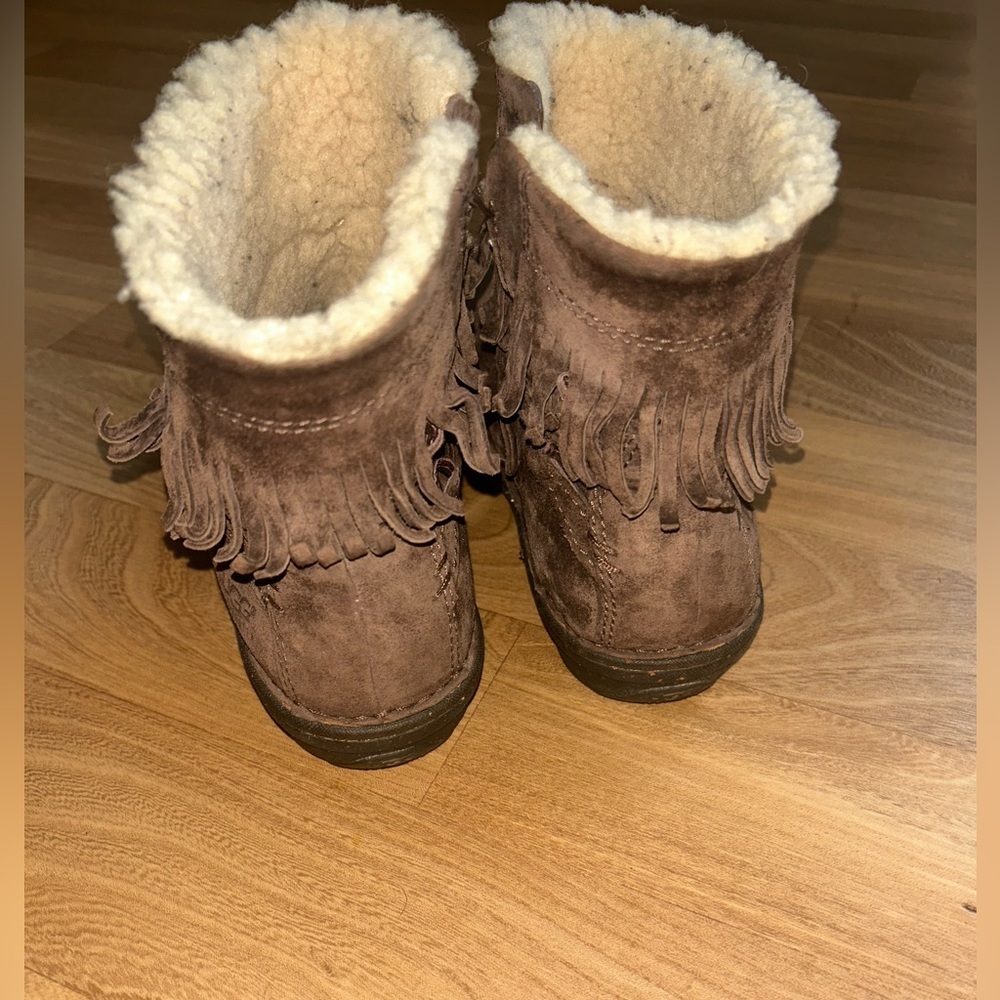UGG Leather Suede Brown Ankle Boots with Fringe - Picture 9 of 9